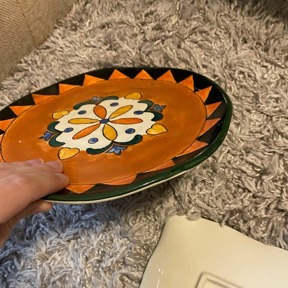 Set of three hand painted accent plates - Picture 3 of 4